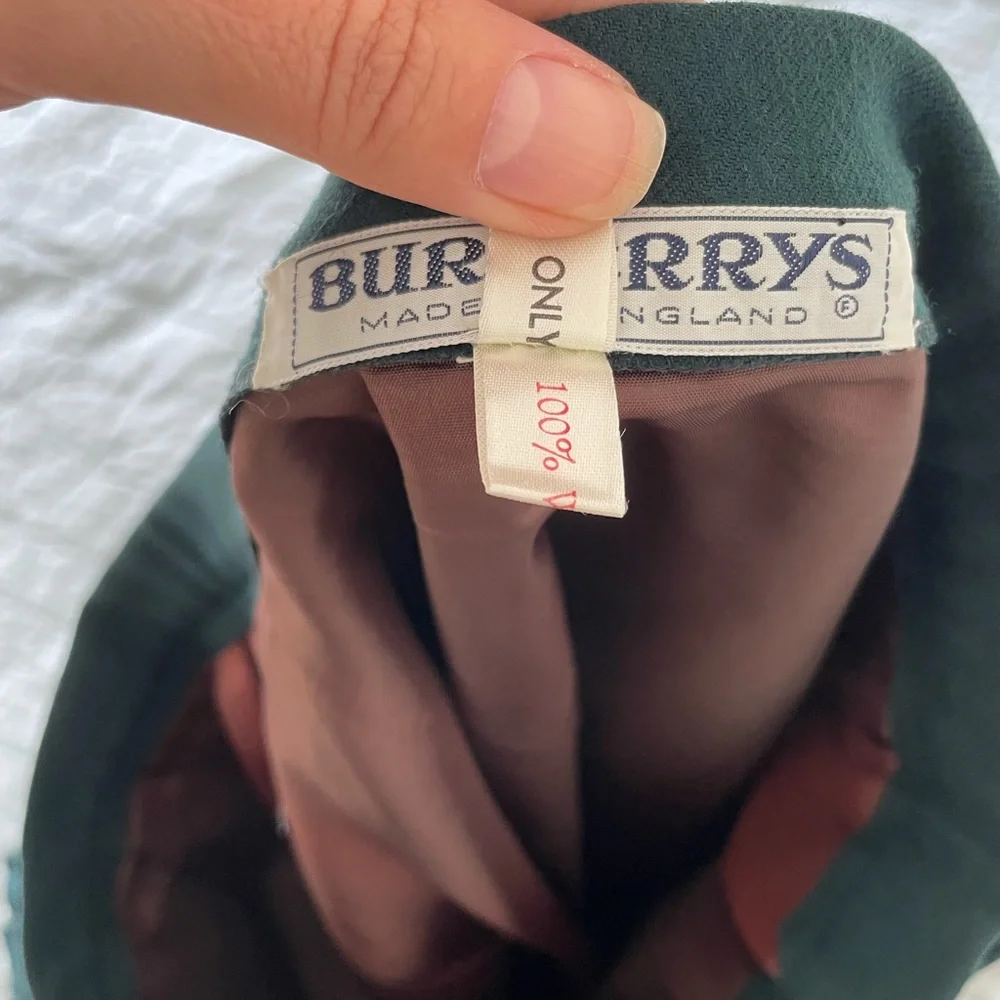 Vintage Burberry pleated wool skirt - Picture 5 of 8